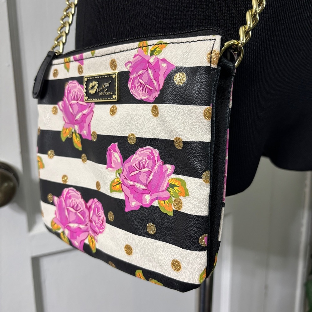 LUV BETSEY by BETSEY JOHNSON Rose Crossbody Bag/Purse - Picture 4 of 16